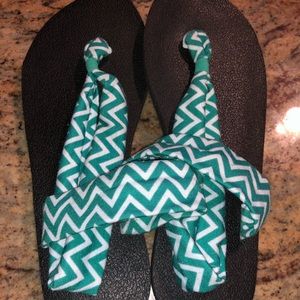 Sanuk Yoga sandals